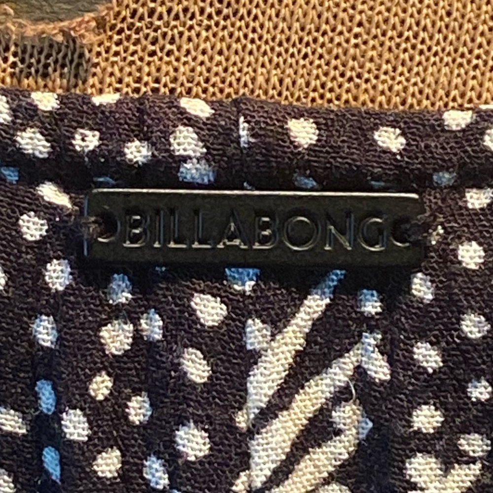 Like New- Billabong Flowy Black & White Lightweight Top Tunic Size Large - Picture 6 of 6